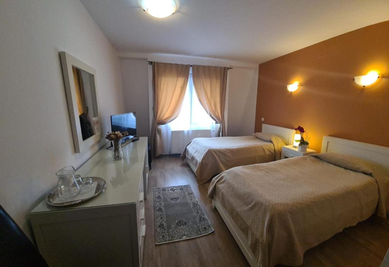 Hotel Ramona à Gura Humorului Extérieur photo